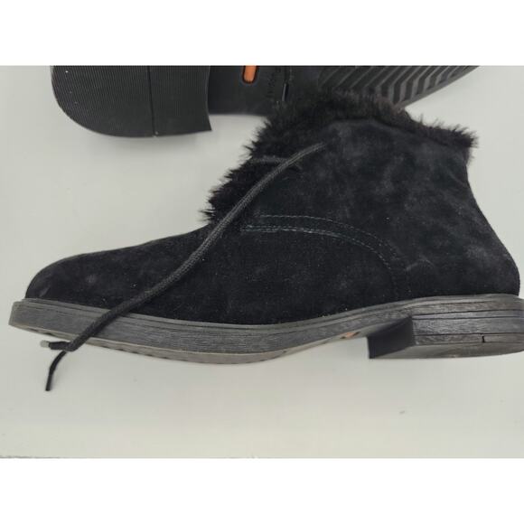 Black Suede Ankle Boots with Faux Fur Trim, Lace-Up Closure - Picture 14 of 15